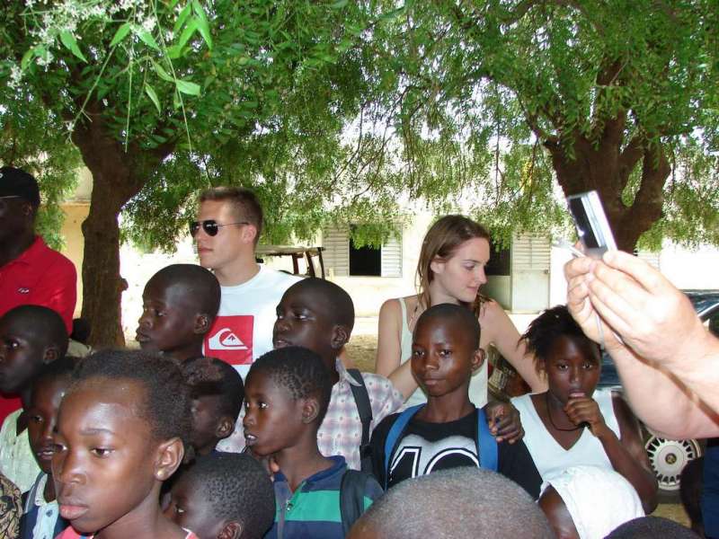 Dons de fournitures scolaires à l’école de Warang