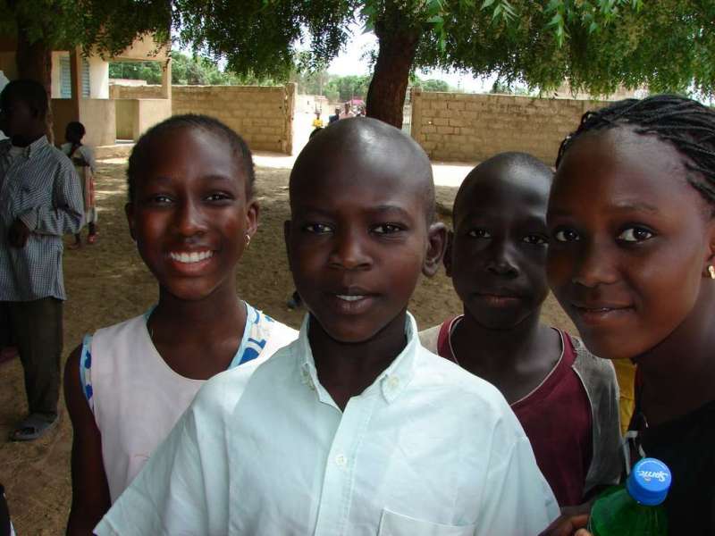 Dons de fournitures scolaires à l’école de Warang